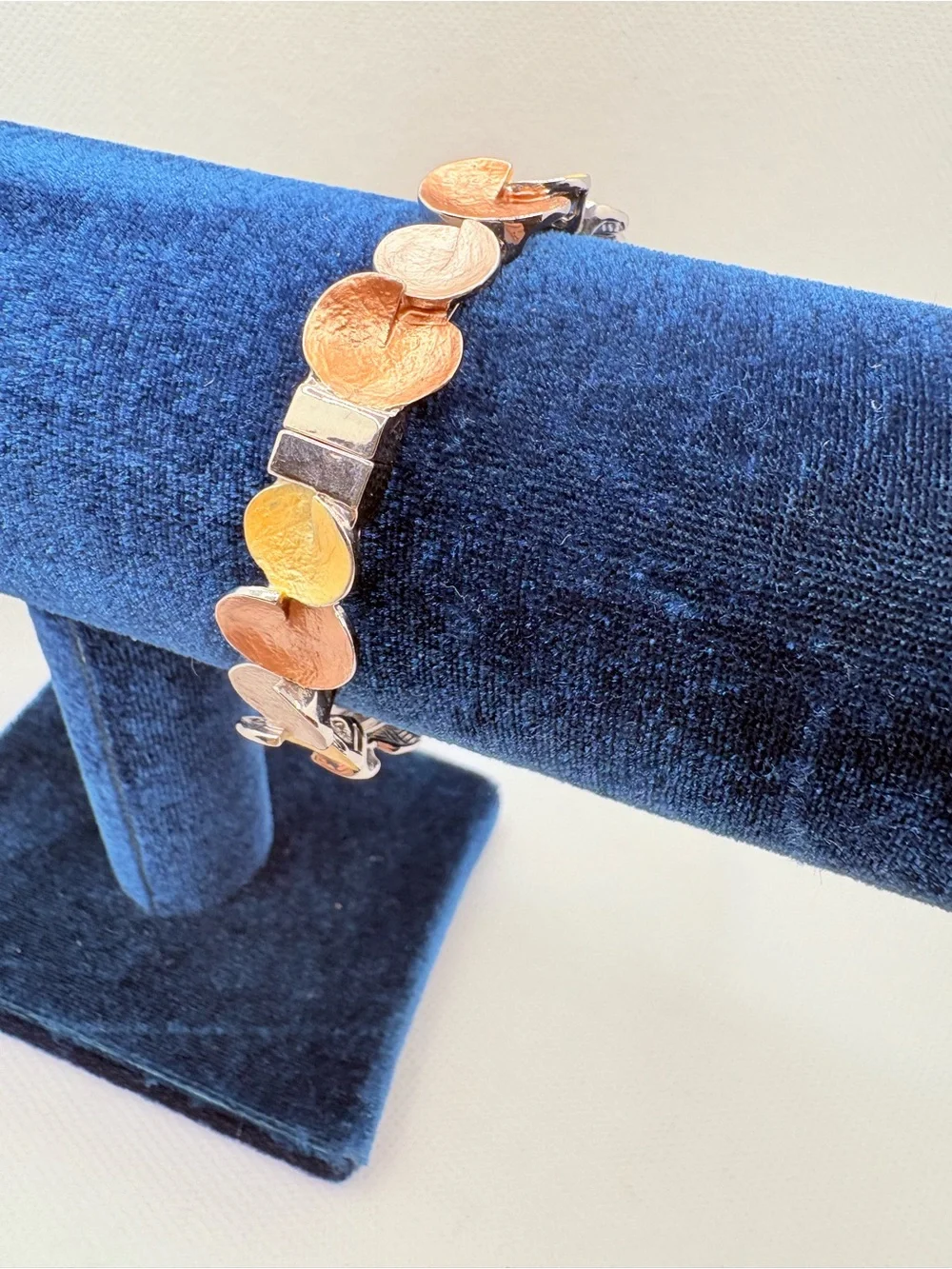 Vintage Tri-color Hinged Bangle Bracelet Metal Textured Abstract Circles Size 7